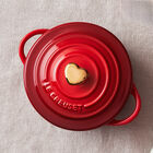 Mini-cocotte ronde avec bouton en coeur